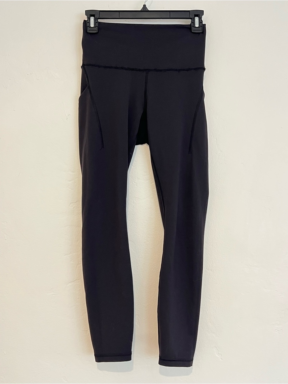 Lululemon Black Performance Leggings with side pockets size small